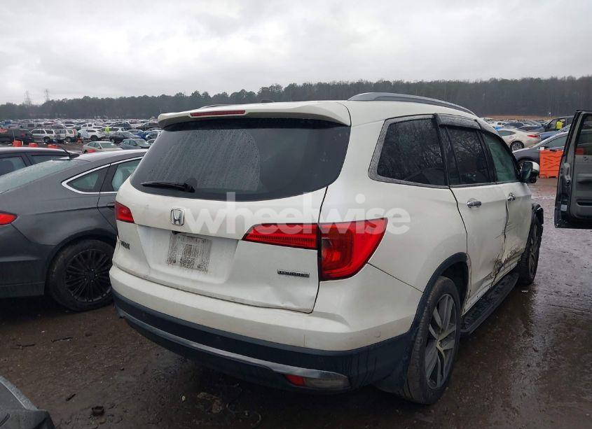 Photo 4 of 2017 Honda Pilot TOURING (VIN 5FNYF5H94HB005653)