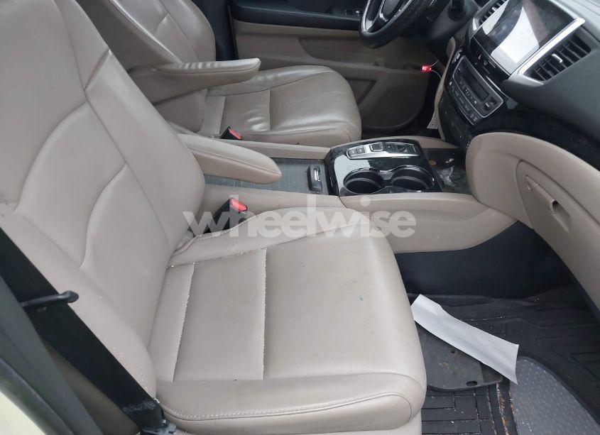 Photo 5 of 2017 Honda Pilot TOURING (VIN 5FNYF5H94HB005653)