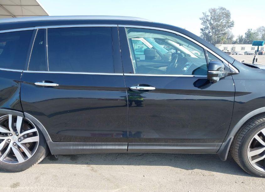 Photo 13 of 2016 Honda Pilot TOURING (VIN 5FNYF5H95GB005885)