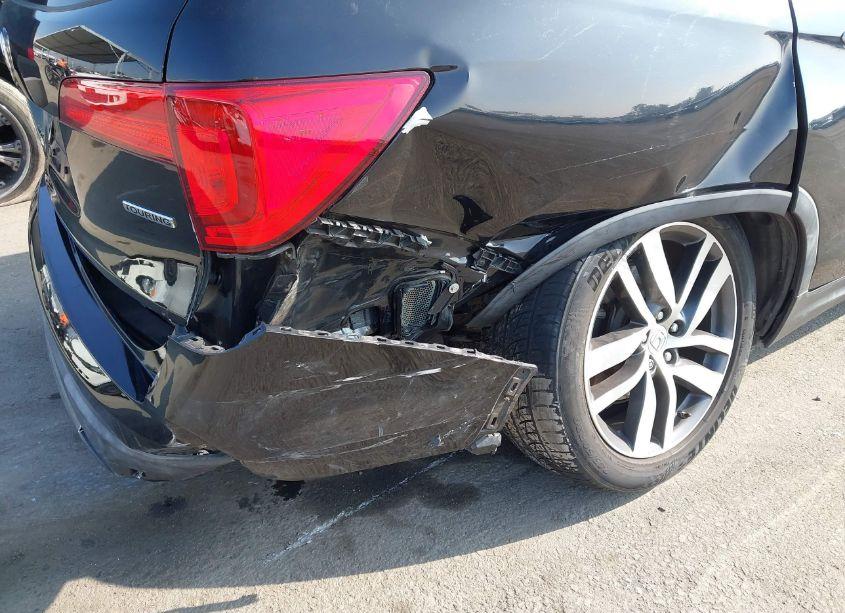 Photo 17 of 2016 Honda Pilot TOURING (VIN 5FNYF5H95GB005885)