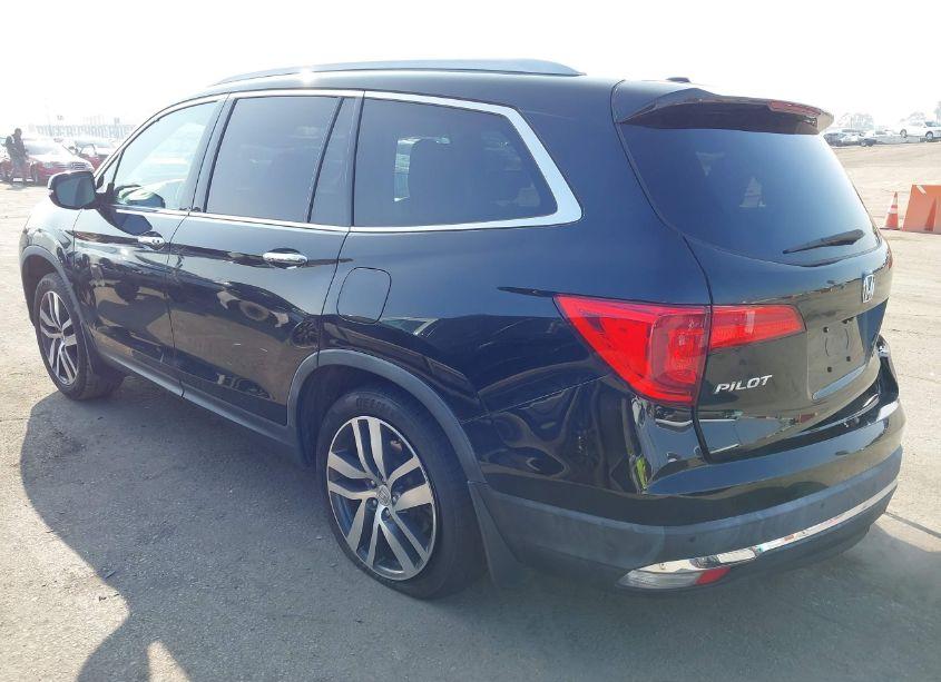Photo 3 of 2016 Honda Pilot TOURING (VIN 5FNYF5H95GB005885)