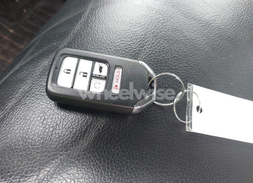 Photo 11 of 2016 Honda Pilot TOURING (VIN 5FNYF5H95GB013971)