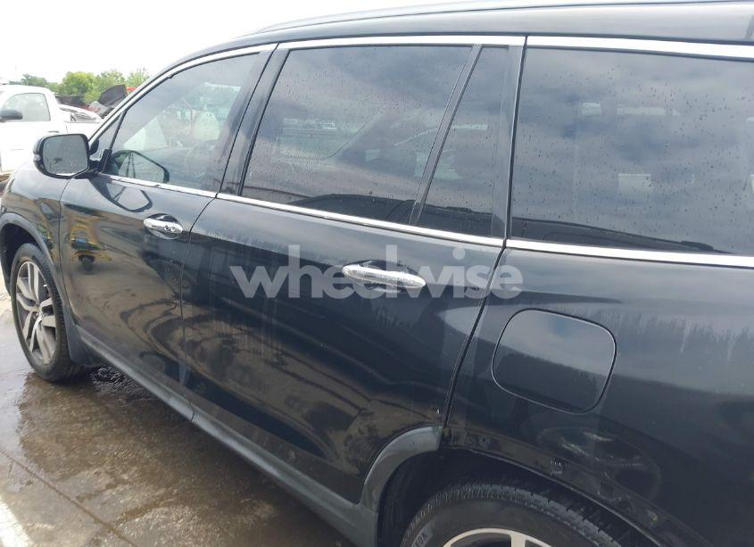 Photo 14 of 2016 Honda Pilot TOURING (VIN 5FNYF5H95GB013971)