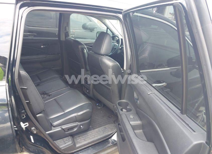 Photo 8 of 2016 Honda Pilot TOURING (VIN 5FNYF5H95GB013971)