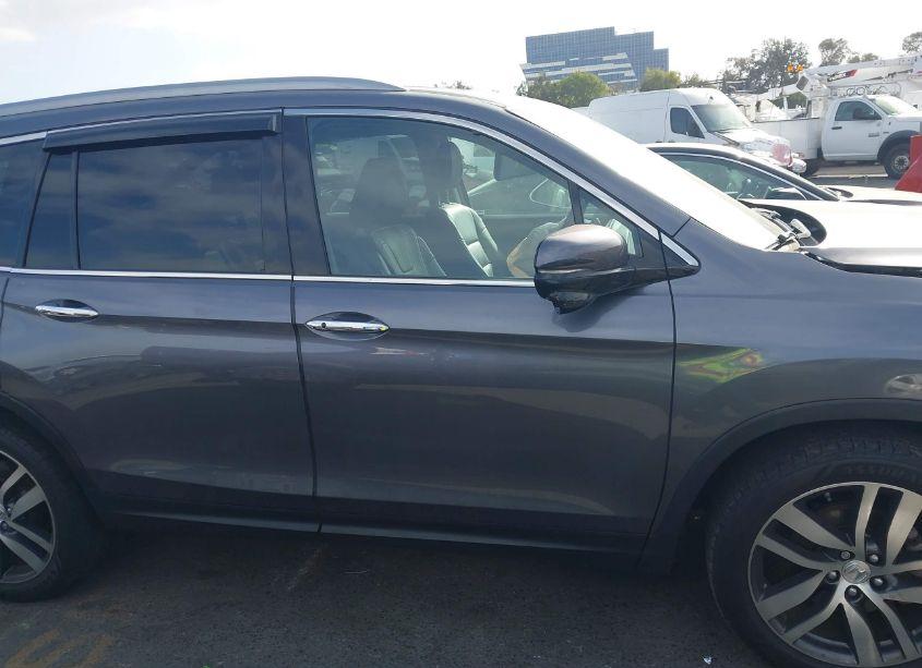 Photo 14 of 2016 Honda Pilot TOURING (VIN 5FNYF5H95GB050907)