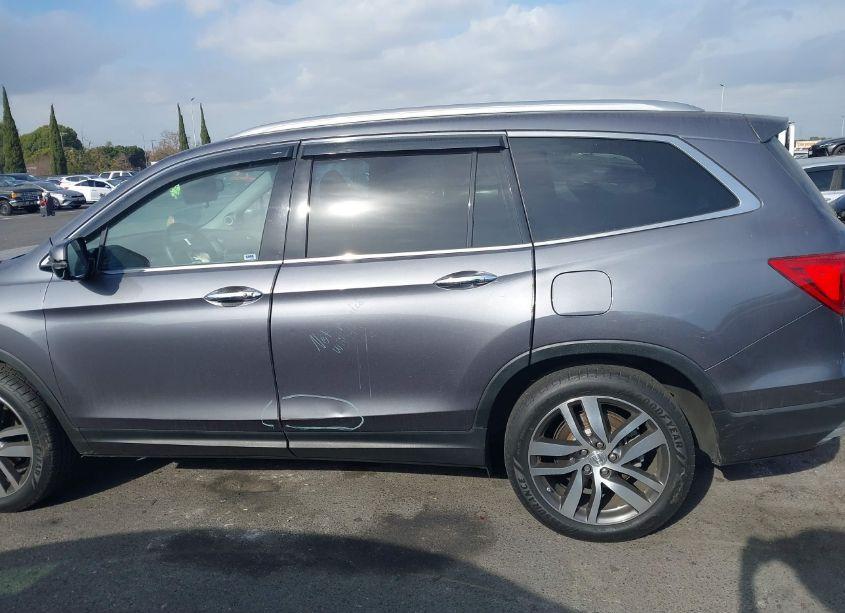 Photo 15 of 2016 Honda Pilot TOURING (VIN 5FNYF5H95GB050907)