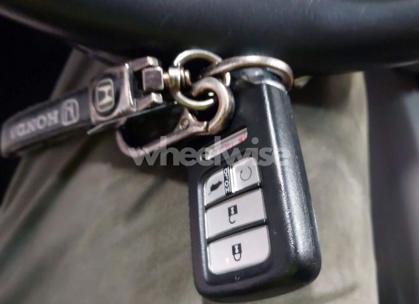 Photo 11 of 2016 Honda Pilot TOURING (VIN 5FNYF5H95GB053323)