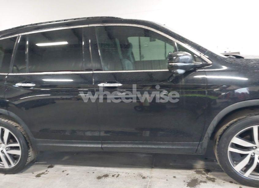 Photo 13 of 2016 Honda Pilot TOURING (VIN 5FNYF5H95GB053323)