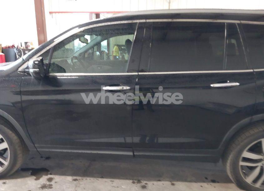 Photo 14 of 2016 Honda Pilot TOURING (VIN 5FNYF5H95GB053323)
