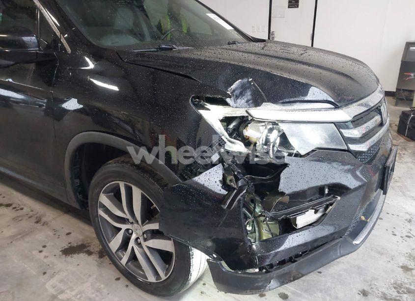 Photo 6 of 2016 Honda Pilot TOURING (VIN 5FNYF5H95GB053323)