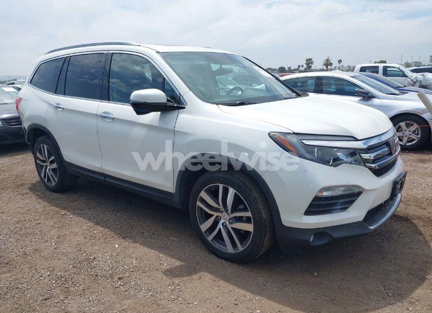 2017 Honda Pilot TOURING (VIN 5FNYF5H95HB042632) main photo