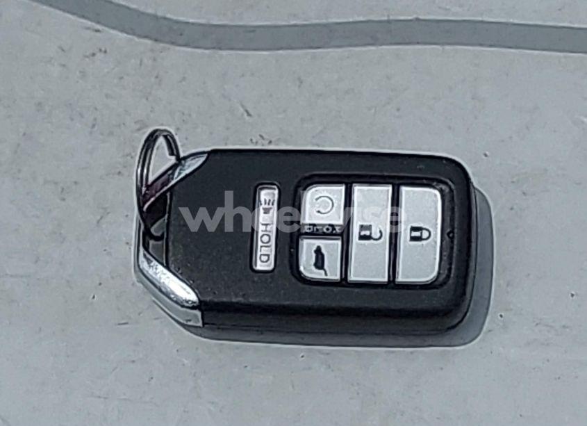 Photo 11 of 2017 Honda Pilot TOURING (VIN 5FNYF5H95HB042632)