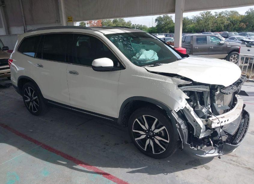 2019 Honda Pilot TOURING (VIN 5FNYF5H95KB000484) main photo