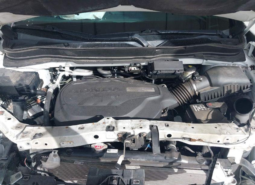 Photo 10 of 2019 Honda Pilot TOURING (VIN 5FNYF5H95KB000484)