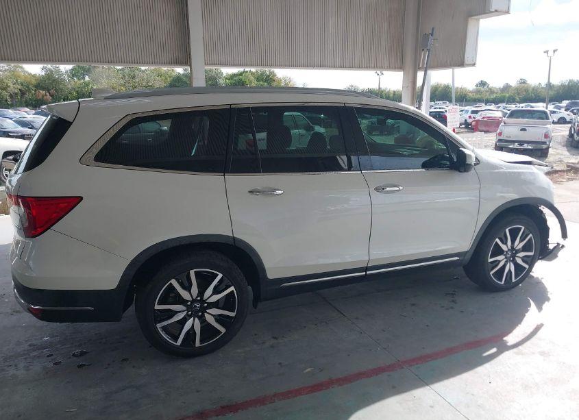 Photo 14 of 2019 Honda Pilot TOURING (VIN 5FNYF5H95KB000484)