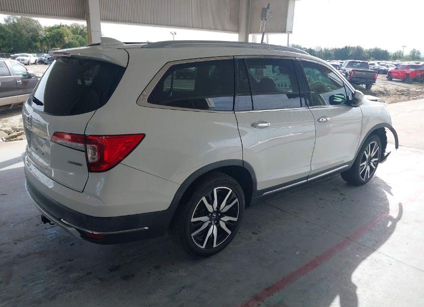 Photo 4 of 2019 Honda Pilot TOURING (VIN 5FNYF5H95KB000484)