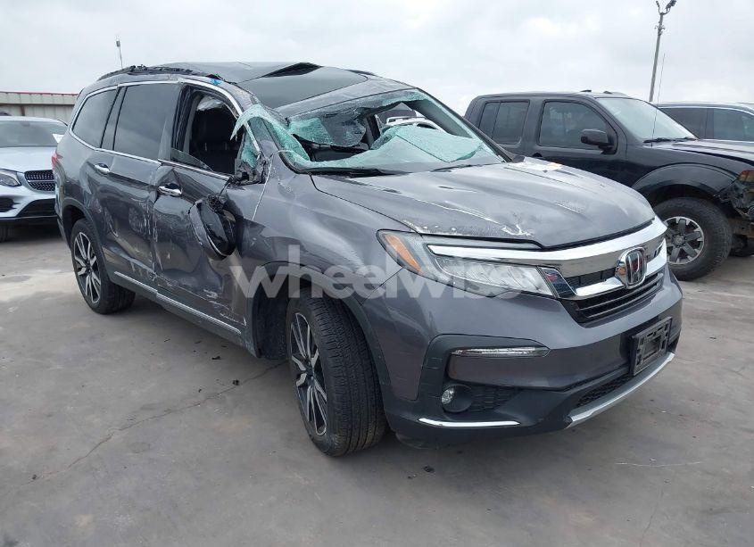 2019 Honda Pilot TOURING (VIN 5FNYF5H95KB033615) main photo