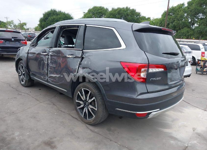 Photo 3 of 2019 Honda Pilot TOURING (VIN 5FNYF5H95KB033615)