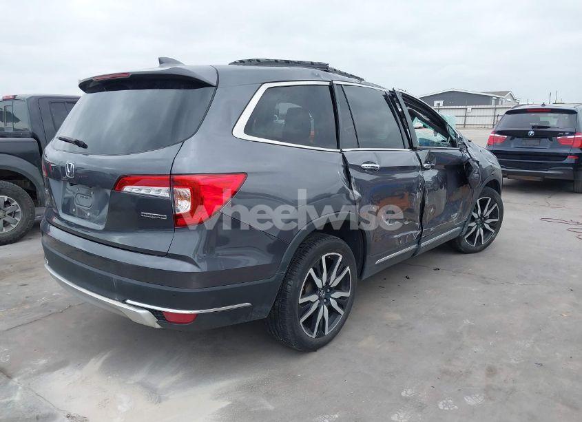 Photo 4 of 2019 Honda Pilot TOURING (VIN 5FNYF5H95KB033615)