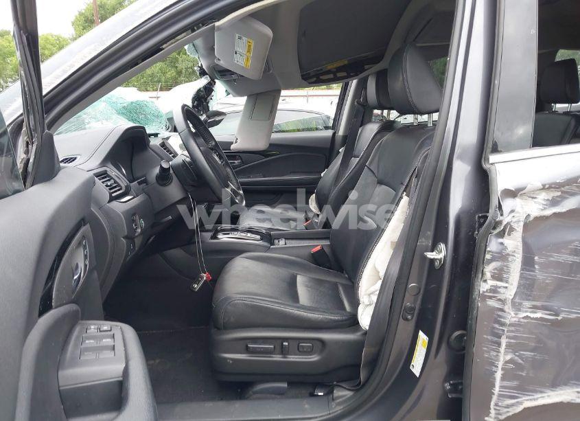 Photo 5 of 2019 Honda Pilot TOURING (VIN 5FNYF5H95KB033615)