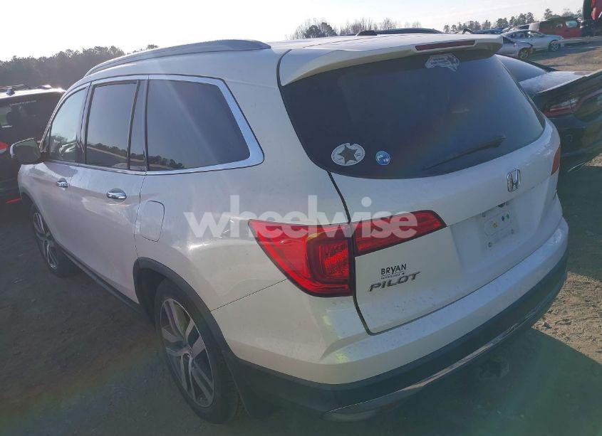 Photo 3 of 2016 Honda Pilot TOURING (VIN 5FNYF5H96GB036210)