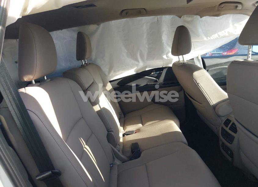 Photo 8 of 2016 Honda Pilot TOURING (VIN 5FNYF5H96GB036210)