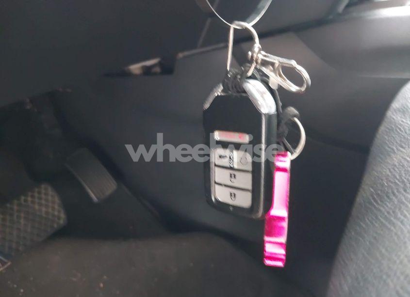 Photo 11 of 2016 Honda Pilot TOURING (VIN 5FNYF5H96GB053153)