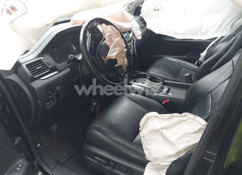 Photo 5 of 2016 Honda Pilot TOURING (VIN 5FNYF5H96GB053153)