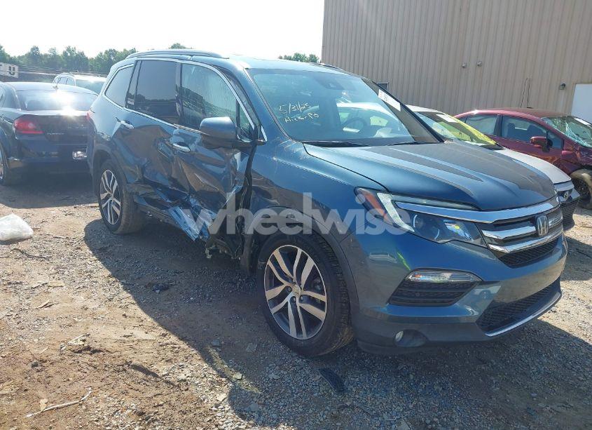 2017 Honda Pilot TOURING (VIN 5FNYF5H96HB032210) main photo