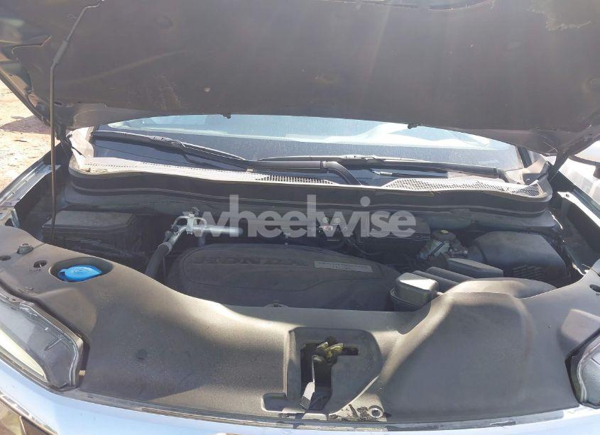 Photo 10 of 2017 Honda Pilot TOURING (VIN 5FNYF5H96HB032210)