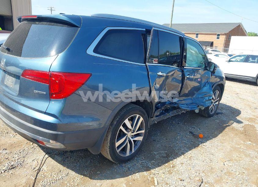 Photo 4 of 2017 Honda Pilot TOURING (VIN 5FNYF5H96HB032210)