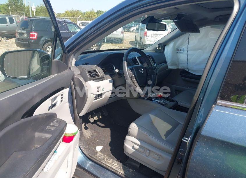 Photo 5 of 2017 Honda Pilot TOURING (VIN 5FNYF5H96HB032210)