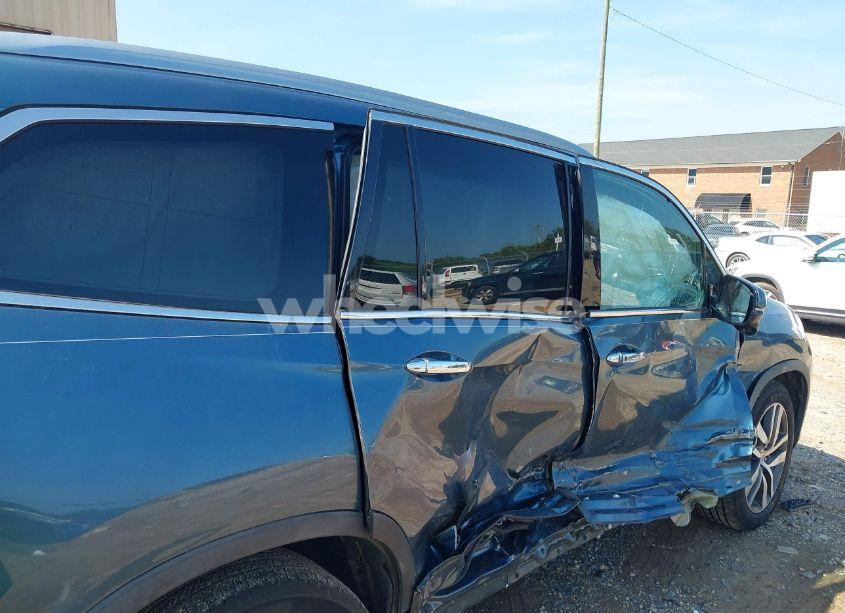 Photo 6 of 2017 Honda Pilot TOURING (VIN 5FNYF5H96HB032210)