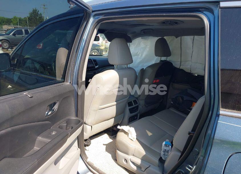 Photo 8 of 2017 Honda Pilot TOURING (VIN 5FNYF5H96HB032210)