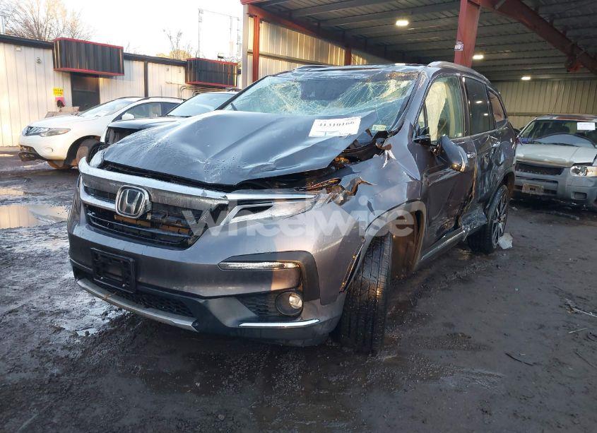 Photo 2 of 2019 Honda Pilot (VIN 5FNYF5H96KB016936)