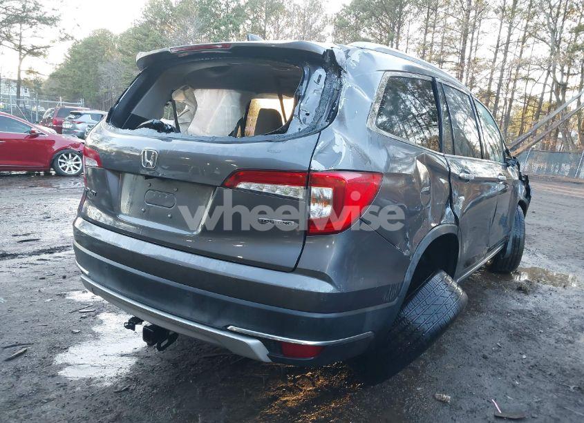 Photo 4 of 2019 Honda Pilot (VIN 5FNYF5H96KB016936)