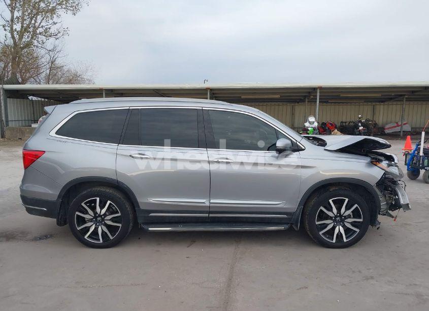 Photo 14 of 2021 Honda Pilot 2WD TOURING 8 PASSENGER (VIN 5FNYF5H96MB020794)