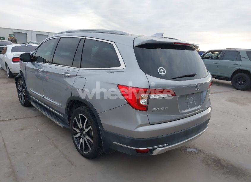 Photo 3 of 2021 Honda Pilot 2WD TOURING 8 PASSENGER (VIN 5FNYF5H96MB020794)