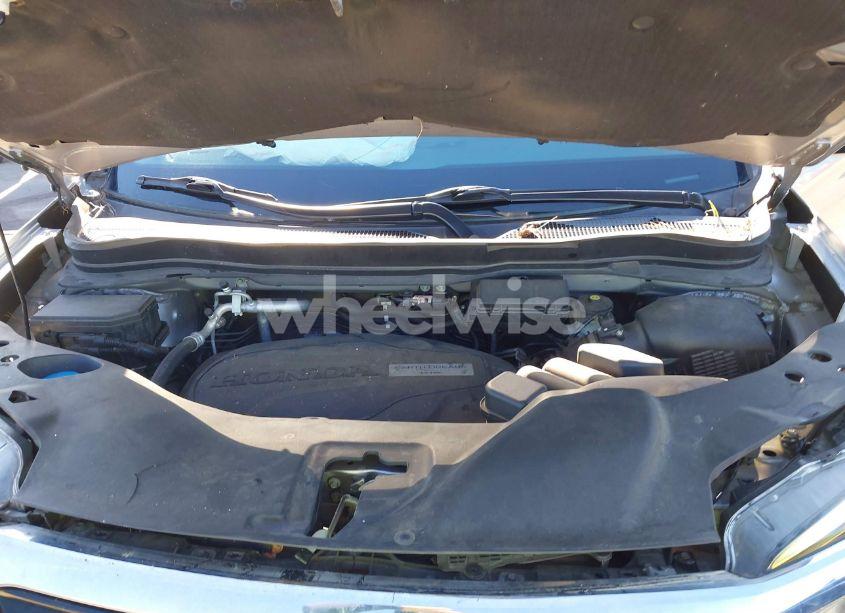 Photo 10 of 2016 Honda Pilot TOURING (VIN 5FNYF5H97GB026379)