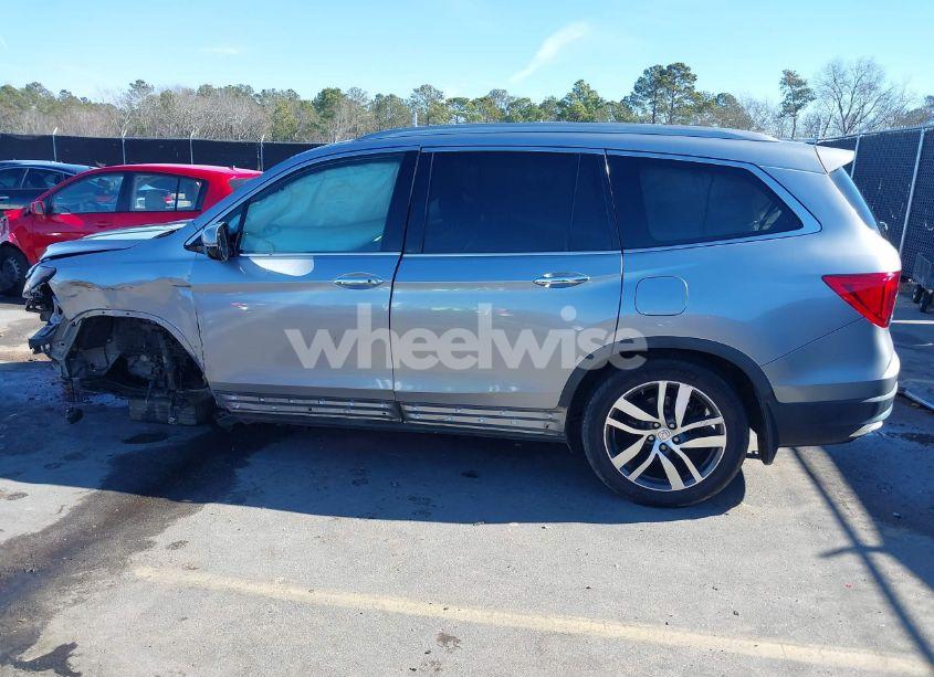 Photo 14 of 2016 Honda Pilot TOURING (VIN 5FNYF5H97GB026379)