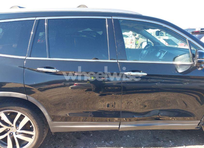 Photo 13 of 2016 Honda Pilot TOURING (VIN 5FNYF5H98GB001300)