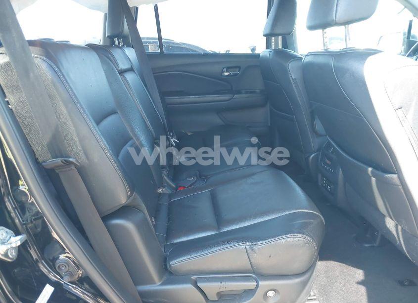 Photo 8 of 2016 Honda Pilot TOURING (VIN 5FNYF5H98GB001300)
