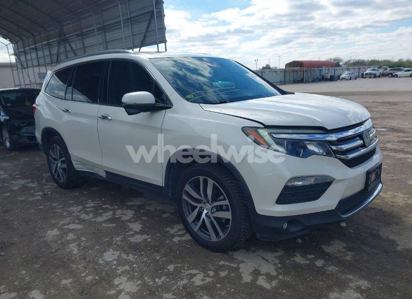 2017 Honda Pilot (VIN 5FNYF5H98HB029647) main photo