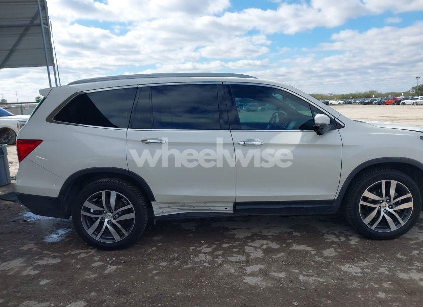 Photo 14 of 2017 Honda Pilot (VIN 5FNYF5H98HB029647)