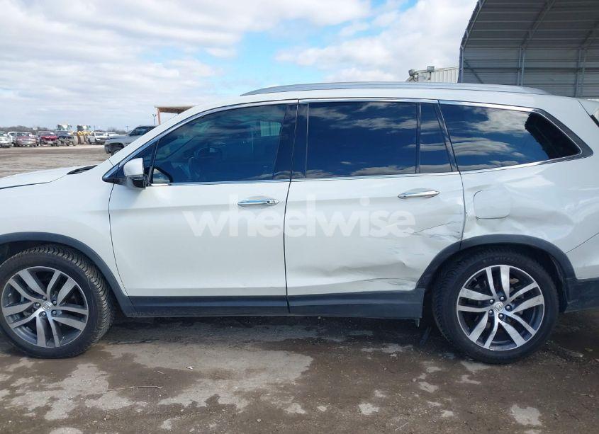 Photo 15 of 2017 Honda Pilot (VIN 5FNYF5H98HB029647)