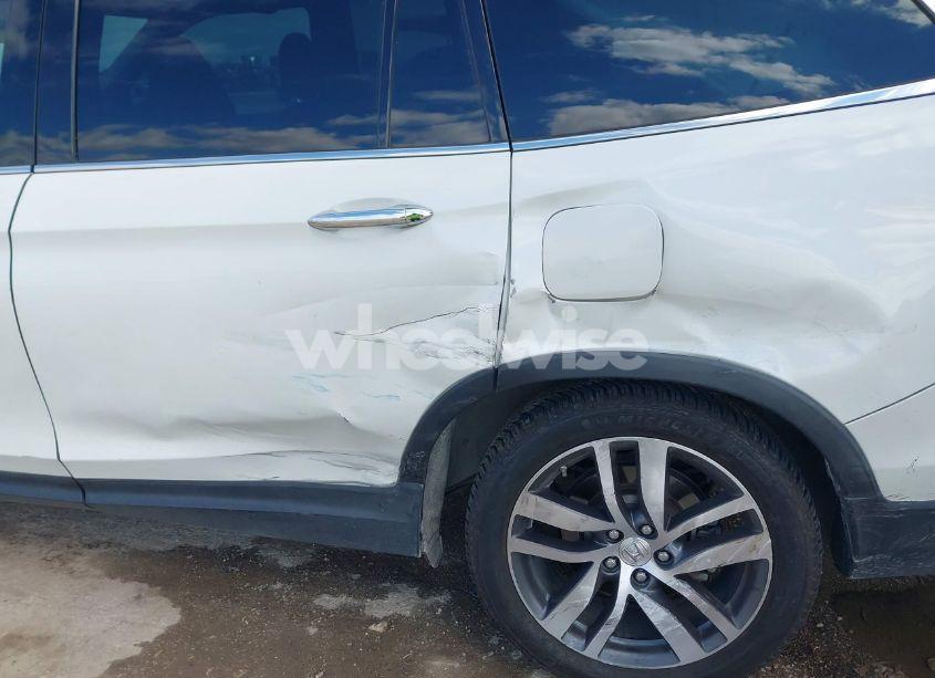 Photo 6 of 2017 Honda Pilot (VIN 5FNYF5H98HB029647)