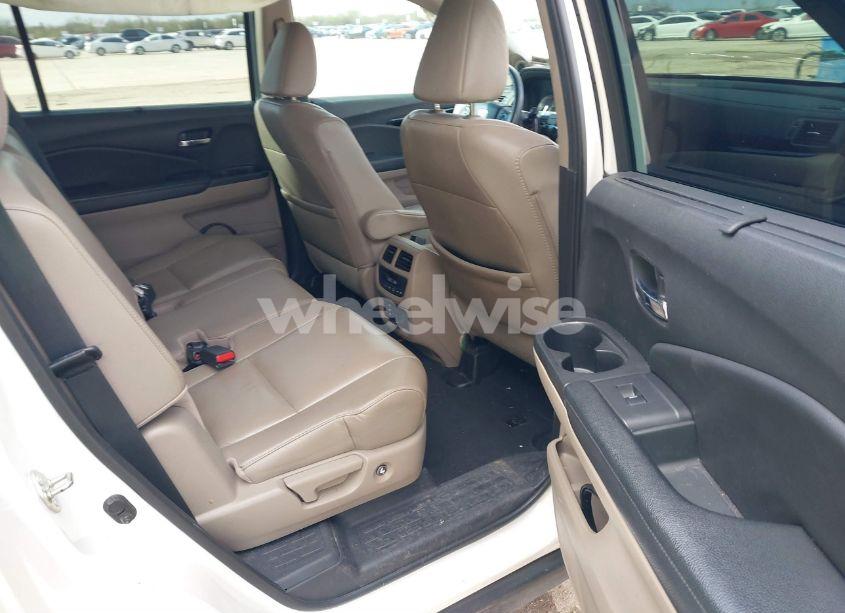 Photo 8 of 2017 Honda Pilot (VIN 5FNYF5H98HB029647)