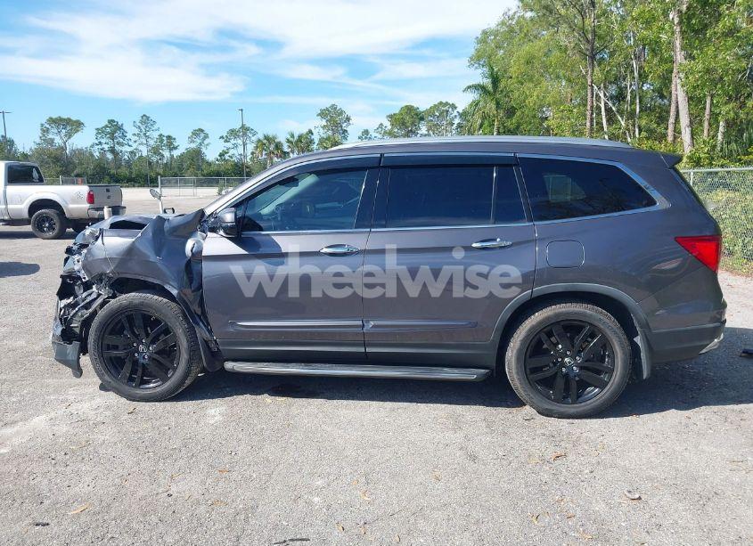 Photo 14 of 2017 Honda Pilot TOURING (VIN 5FNYF5H98HB029812)