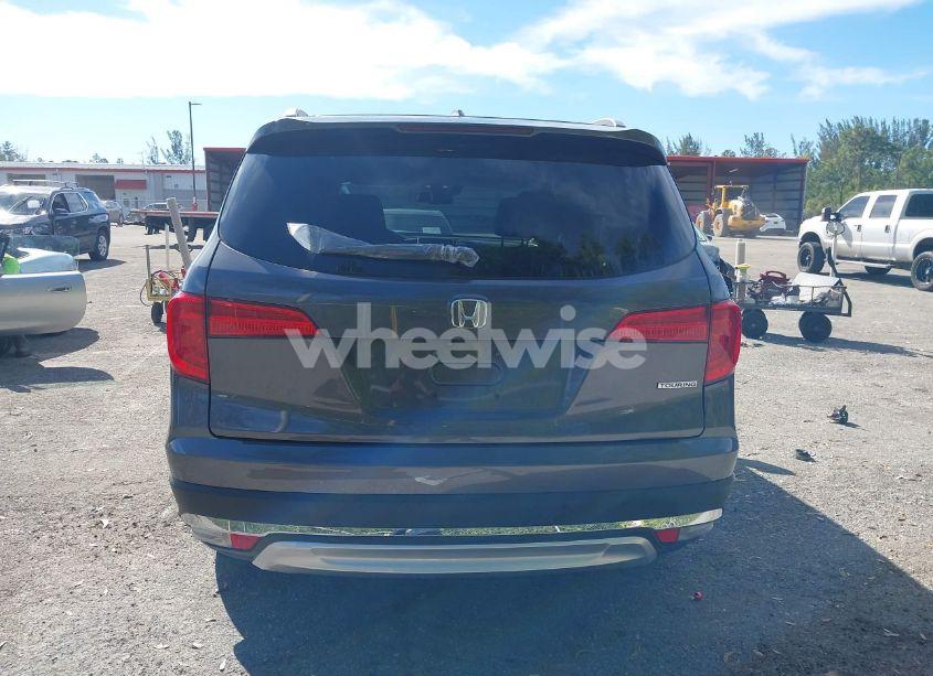 Photo 16 of 2017 Honda Pilot TOURING (VIN 5FNYF5H98HB029812)