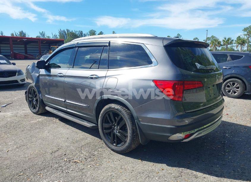 Photo 3 of 2017 Honda Pilot TOURING (VIN 5FNYF5H98HB029812)